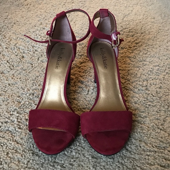 maroon short heels
